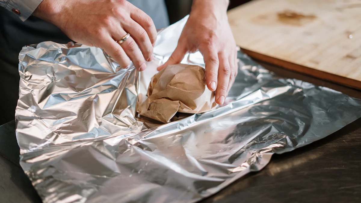 Wat is aangepaste aluminiumfolie en hoe wordt deze gebruikt in verpakkingen